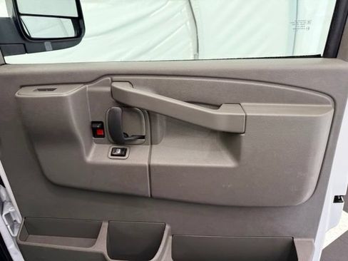 Used 2021 Chevrolet Express 2500 w/ Driver Convenience Package RWD image 16