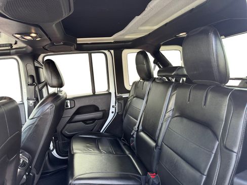 Used 2021 Jeep Wrangler Unlimited Sahara w/ Safety Group image 11