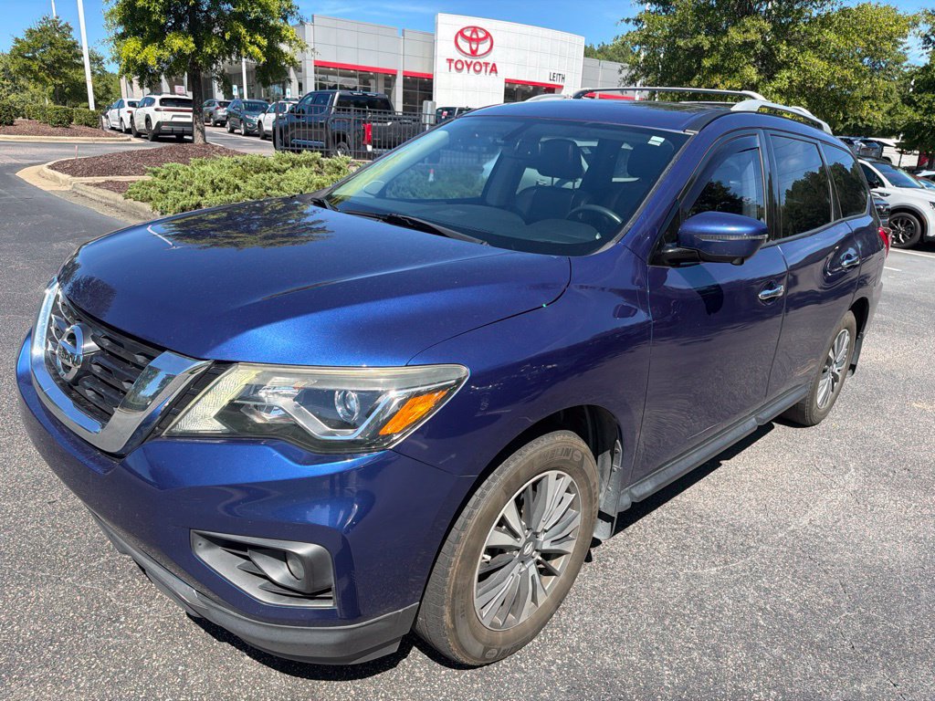 Used 2017 Nissan Pathfinder SL w/ SL Premium Package AWD/4WD image 2