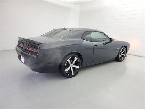 Used 2019 Dodge Challenger R/T w/ Driver Convenience Group image 5