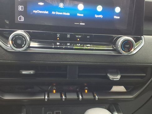 Used 2024 Chevrolet Colorado Trail Boss w/ Technology Package image 23