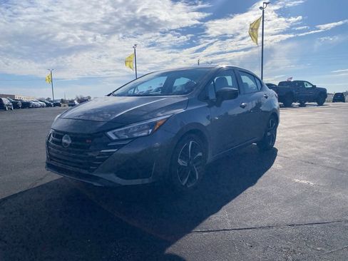 Used 2024 Nissan Versa SR image 10