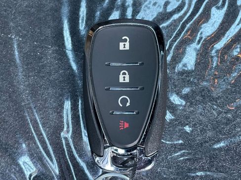 Used 2025 Chevrolet Trax LT image 24