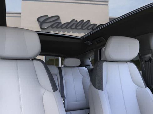 Used 2027 Cadillac Optiq Luxury AWD/4WD image 24
