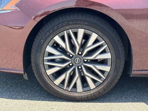 Used 2024 Nissan Altima 2.5 SV FWD image 38