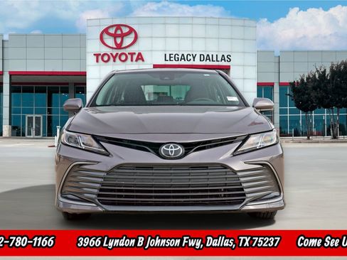Used 2024 Toyota Camry LE FWD image 5