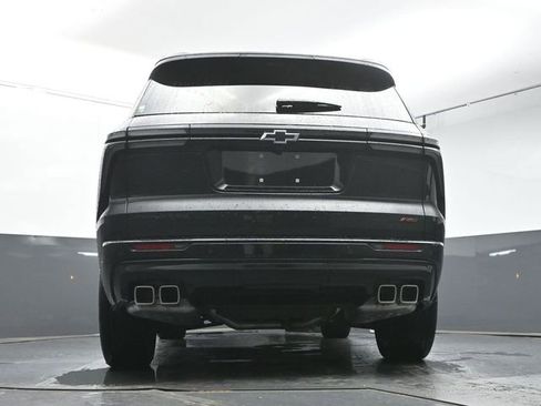 Used 2026 Chevrolet Traverse RS FWD image 38