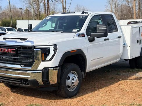 New 2026 GMC Sierra 3500 Pro w/ Convenience Package image 2