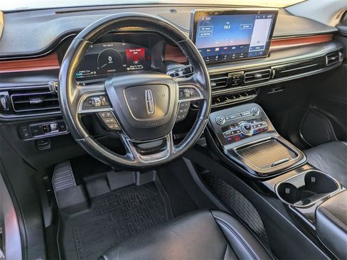 Used 2021 Lincoln Nautilus Reserve image 10