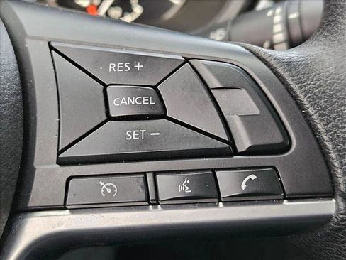Used 2025 Nissan Altima 2.5 SV FWD image 14