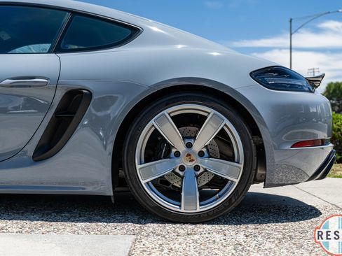 Used 2024 Porsche 718 Cayman GTS RWD image 34