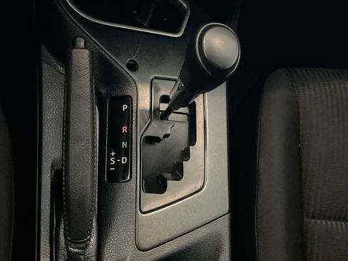 Used 2018 Toyota RAV4 LE image 19