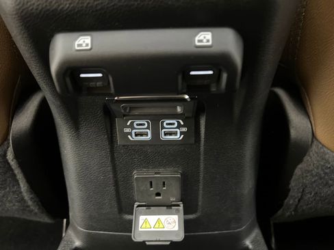 Used 2022 Jeep Wrangler Unlimited Sahara w/ Cold Weather Group image 21