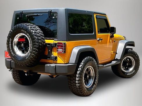 Used 2013 Jeep Wrangler Rubicon AWD/4WD image 5