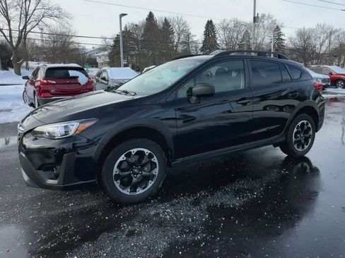 Certified 2023 Subaru Crosstrek 2.0i image 4