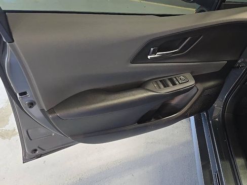 Used 2025 Toyota Prius XLE AWD/4WD image 13