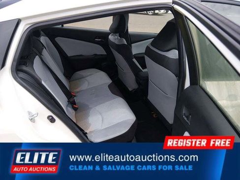 Used 2016 Toyota Prius Two FWD image 16