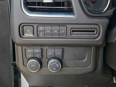 Used 2021 Chevrolet Suburban Z71 w/ Rear Media and Nav Package image 26