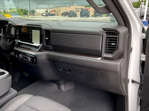 Used 2023 Chevrolet Silverado 1500 LT AWD/4WD image 17