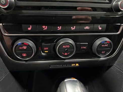 Used 2018 Volkswagen Passat 2.0T R-Line FWD image 18