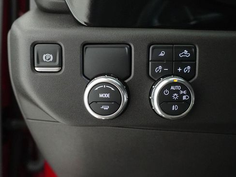 Used 2025 GMC Sierra 1500 SLT RWD image 12