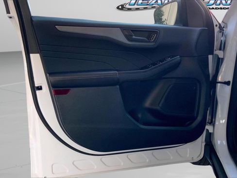 Used 2023 Ford Escape Active image 29