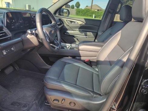 Used 2024 Chevrolet Traverse LT w/ LPO, Floor Liner Package FWD image 14