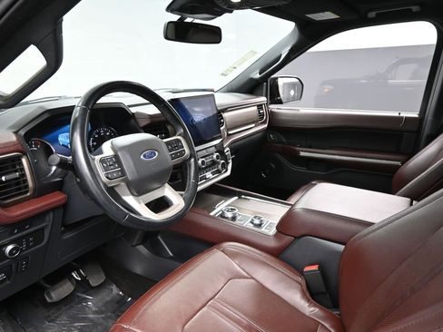 Used 2022 Ford Expedition Limited image 8