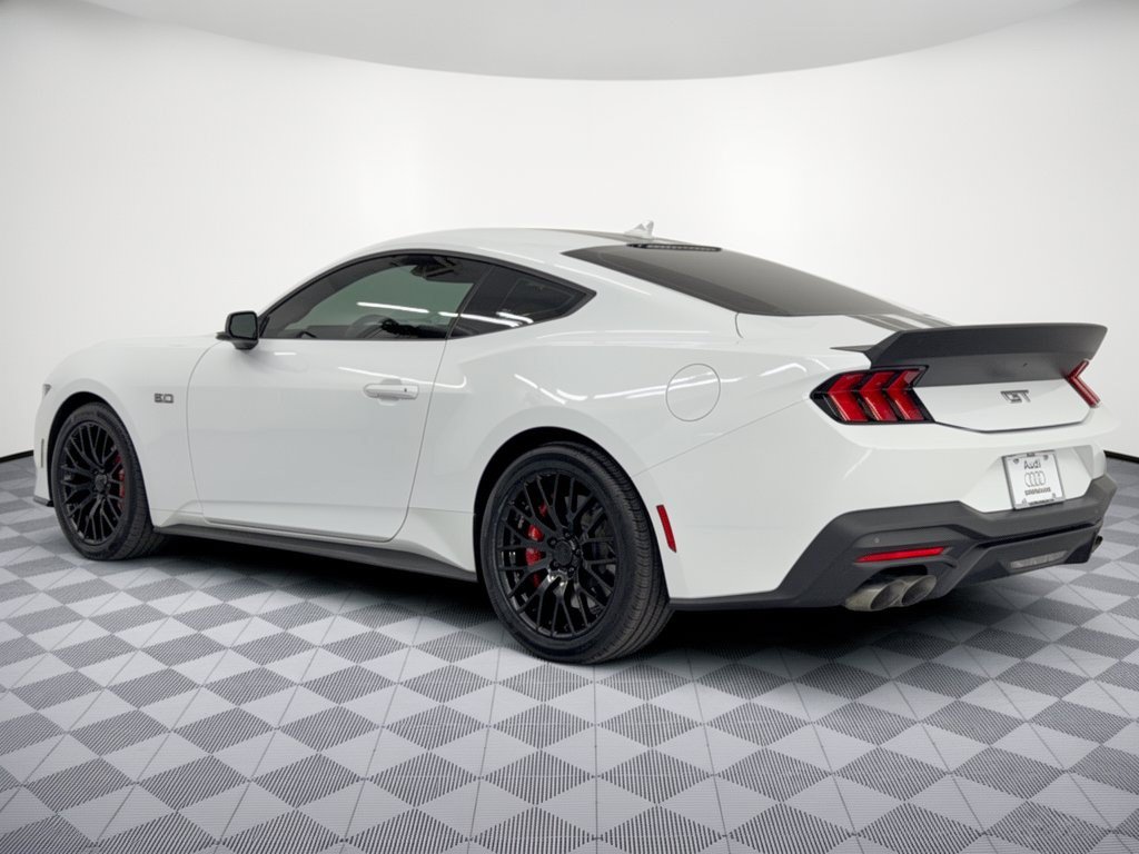 Used 2024 Ford Mustang GT Premium RWD image 3
