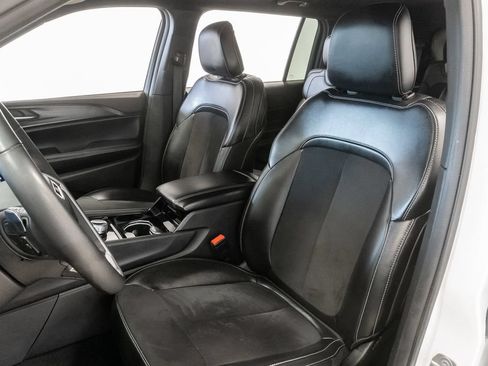 Certified 2023 Jeep Grand Cherokee L Laredo AWD/4WD image 9