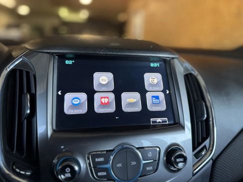 Used 2017 Chevrolet Cruze LT w/ Sun And Sound Package image 30