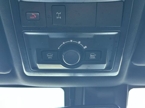 Used 2022 Toyota Tacoma TRD Off-Road w/ Technology Package AWD/4WD image 37