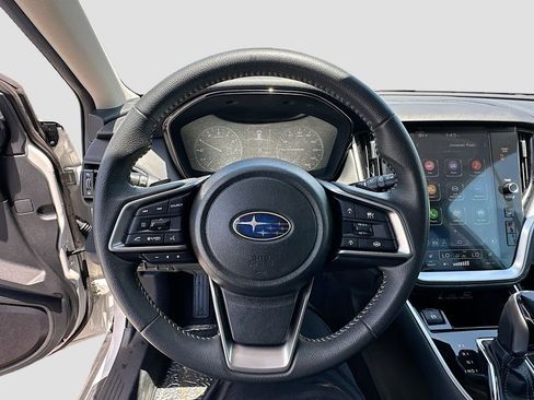 Used 2024 Subaru Outback Premium AWD/4WD image 11