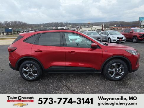 Used 2025 Ford Escape ST-Line Select AWD/4WD image 9