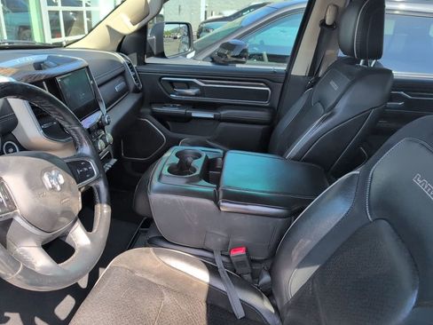 Used 2019 RAM 1500 Laramie w/ Off Road Group AWD/4WD image 9