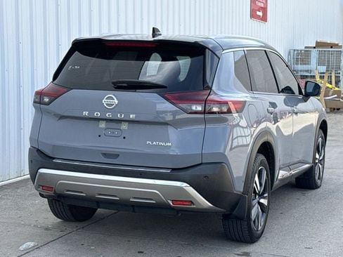 Used 2021 Nissan Rogue Platinum image 4