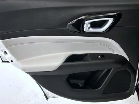 Certified 2025 Jeep Compass Limited image 20