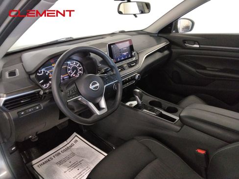 Used 2025 Nissan Altima 2.5 SV image 27