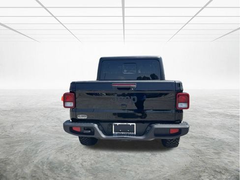Used 2024 Jeep Gladiator Sport AWD/4WD image 5