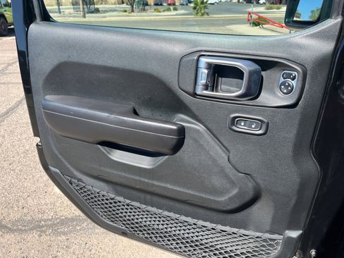 Used 2020 Jeep Gladiator Sport w/ Quick Order Package 24S image 13