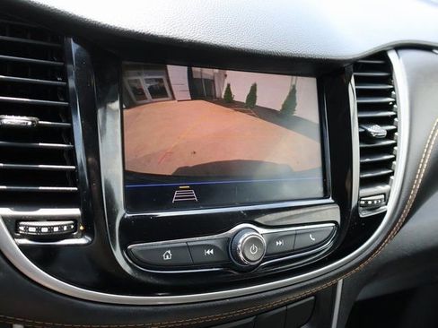 Used 2020 Chevrolet Trax LT w/ LT Convenience Package FWD image 26