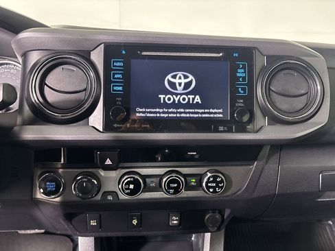 Used 2016 Toyota Tacoma TRD Sport image 15