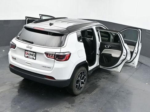 Used 2025 Jeep Compass Limited image 65