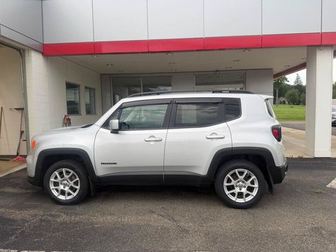 Used 2020 Jeep Renegade Latitude w/ Cold Weather Group AWD/4WD image 2