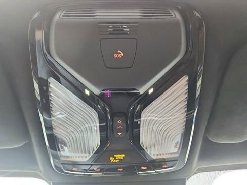 Used 2025 BMW X7 M60i image 63
