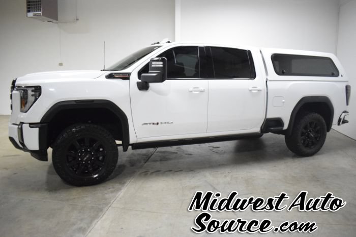 Used 2024 GMC Sierra 2500 AT4 w/ AT4 Premium Plus Package AWD/4WD image 2