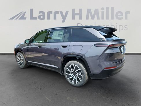 New 2025 Jeep Wagoneer S Limited image 3