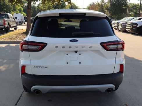Used 2023 Ford Escape Active FWD image 4