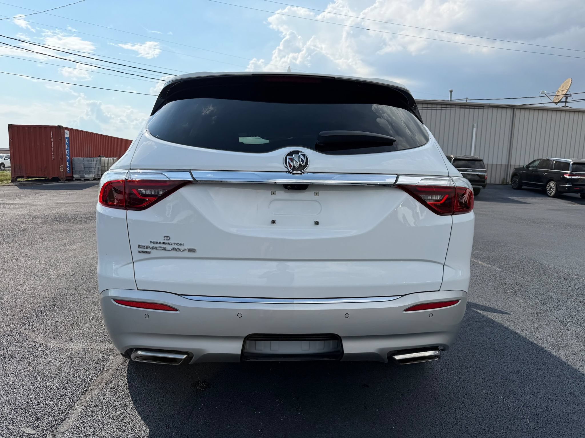 Used 2023 Buick Enclave Essence AWD/4WD image 23