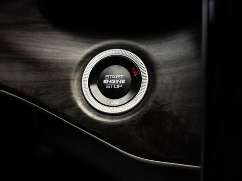 Used 2021 Jeep Grand Cherokee L Limited image 16